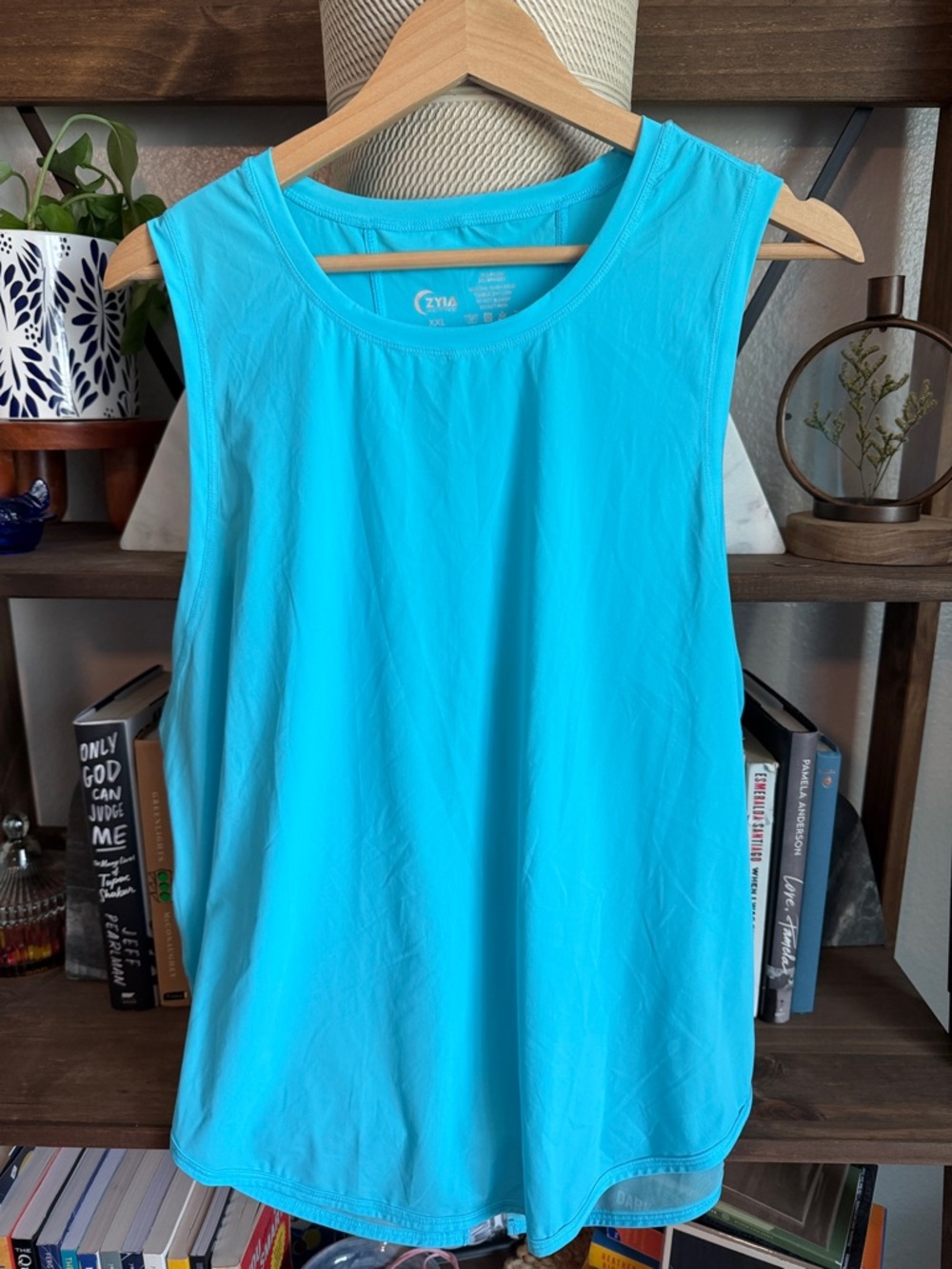 Zyia Bright Aqua Sleeveless Performance Tank